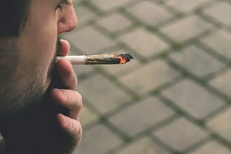 Traitement de la dépendance au cannabis à la clinique MedTiM